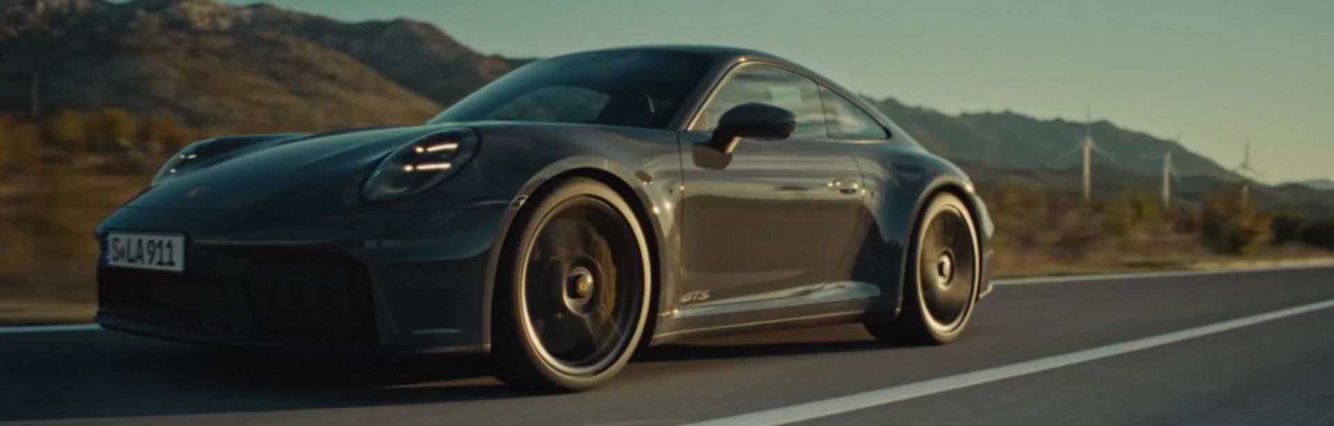 2025 Porsche 911 Carrera