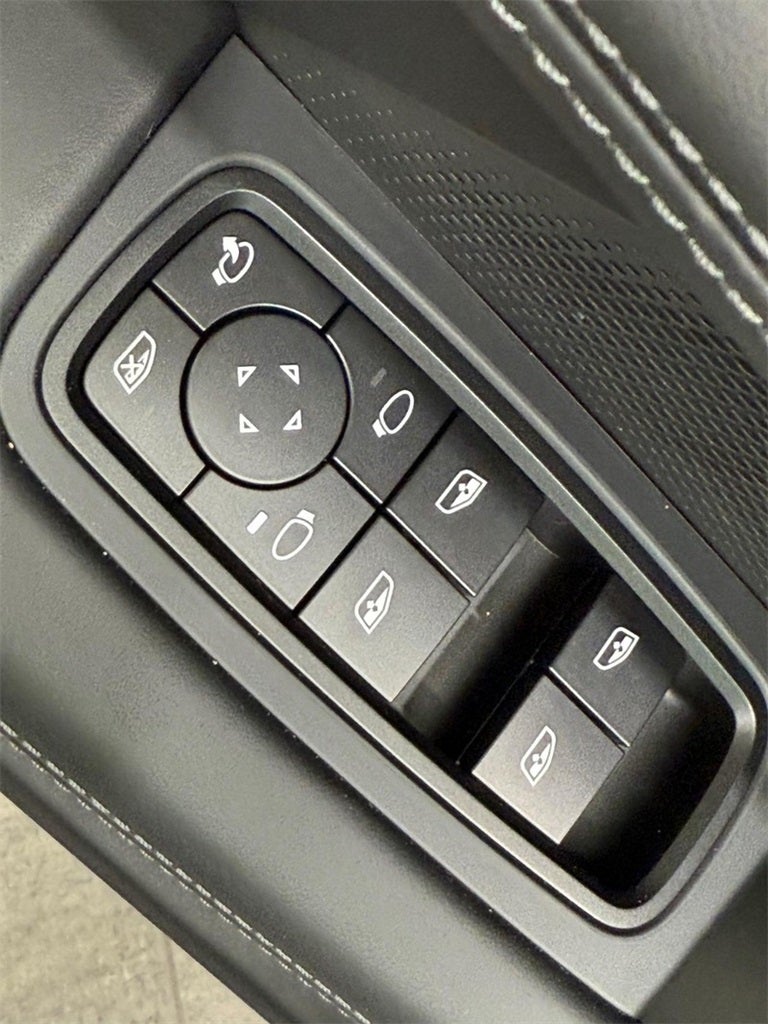 2025 Porsche Taycan 4