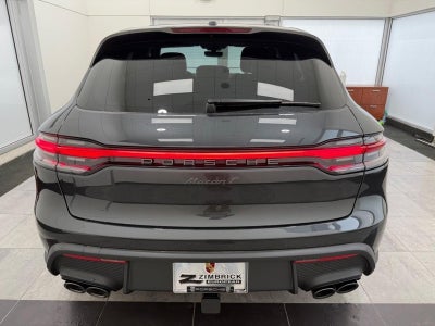 2025 Porsche Macan Base