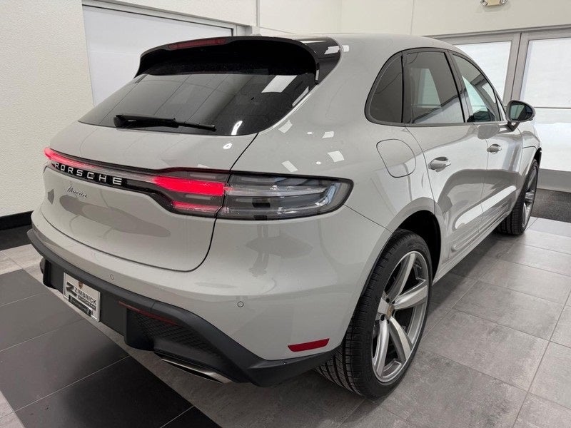 2026 Porsche Macan Base