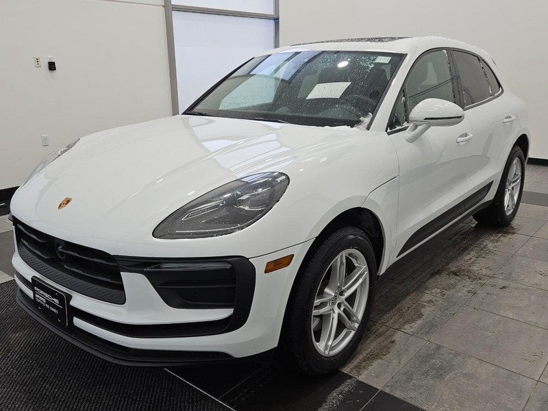 2025 Porsche Macan Base