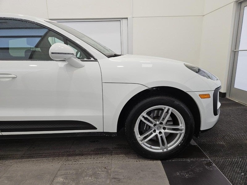 2025 Porsche Macan Base