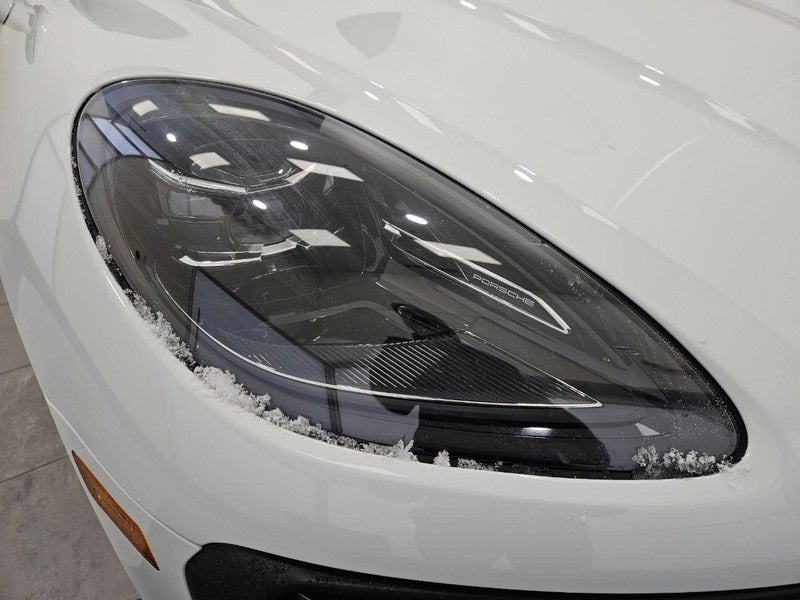 2025 Porsche Macan Base