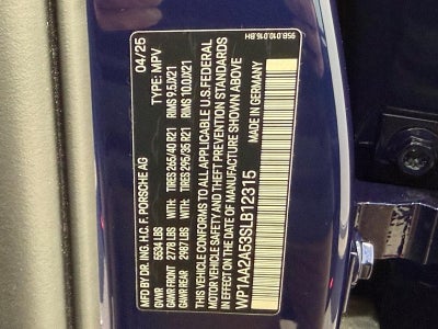 2025 Porsche Macan Base