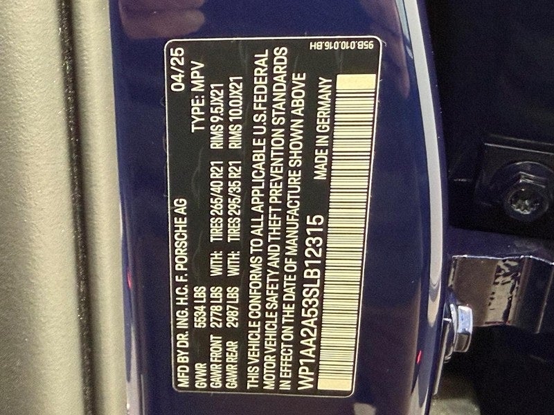 2025 Porsche Macan Base