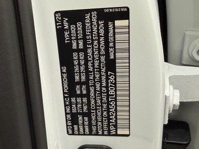 2026 Porsche Macan Base