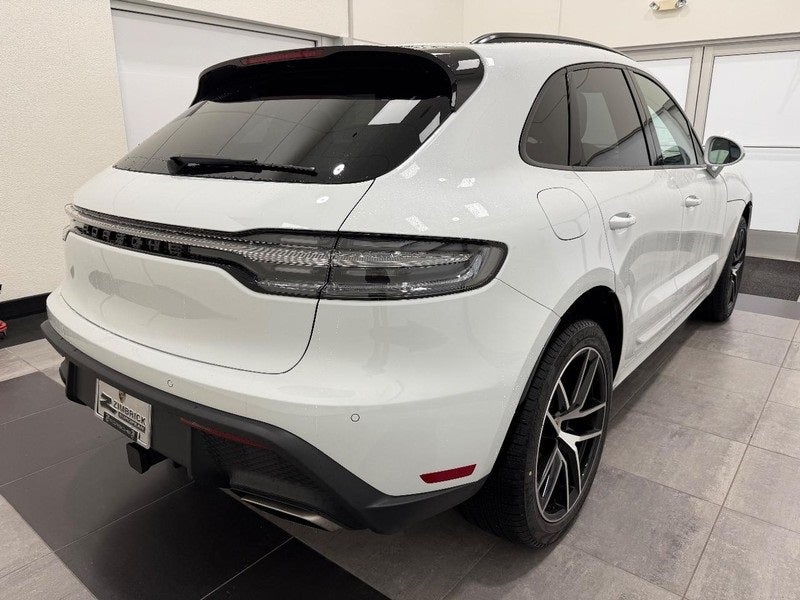 2026 Porsche Macan Base