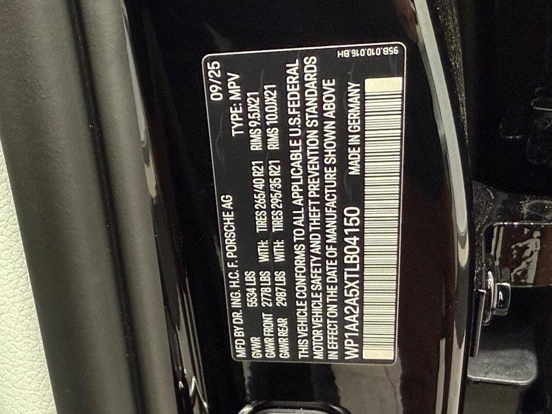 2026 Porsche Macan Base