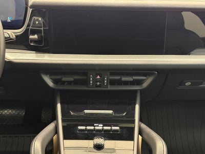 2025 Porsche Cayenne Base