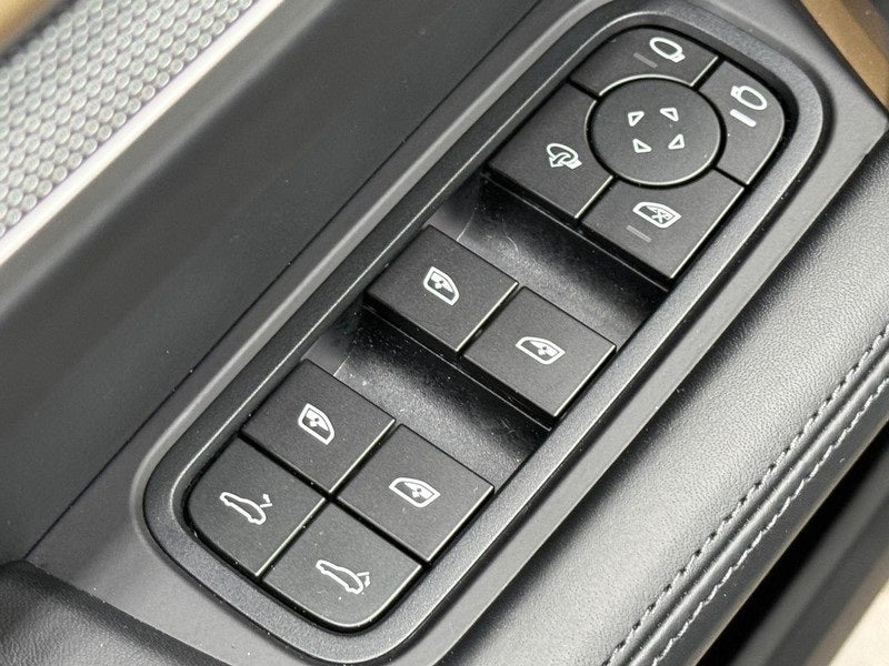 2025 Porsche Cayenne Base