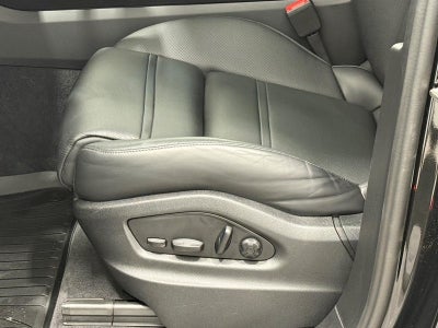 2025 Porsche Cayenne Base