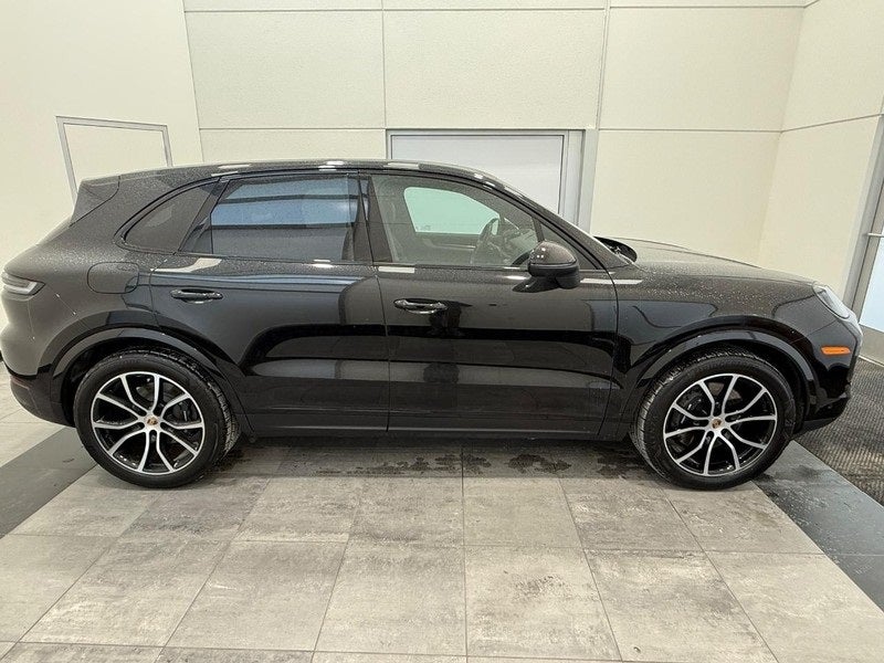 2025 Porsche Cayenne Base