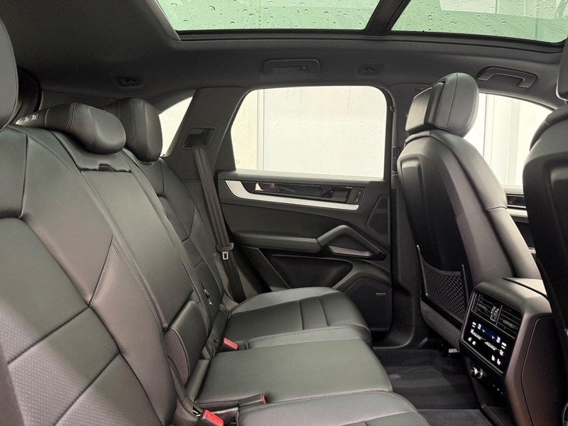 2024 Porsche Cayenne Base