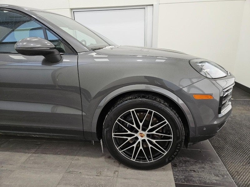 2025 Porsche Cayenne Base