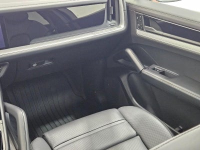 2025 Porsche Cayenne Base