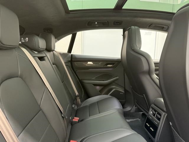 2025 Porsche Macan Electric Turbo