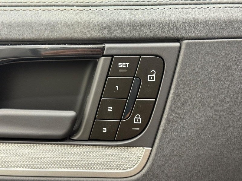 2025 Porsche Cayenne E-Hybrid Base