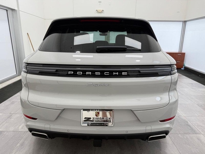 2025 Porsche Cayenne E-Hybrid Base