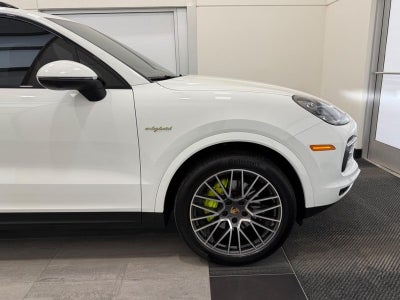 2022 Porsche Cayenne E-Hybrid Base
