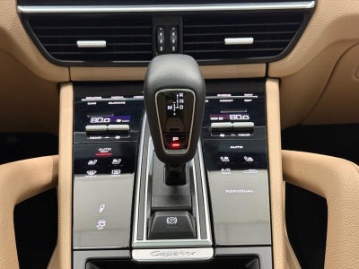 2022 Porsche Cayenne E-Hybrid Base