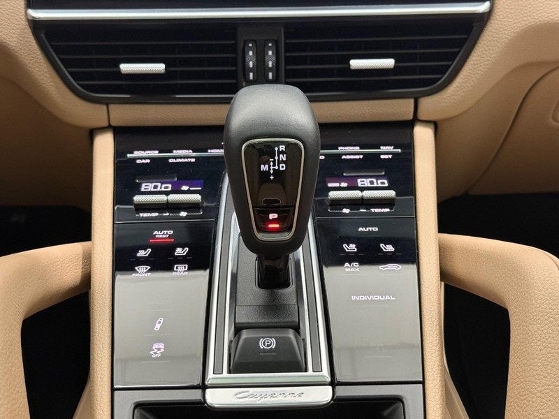 2022 Porsche Cayenne E-Hybrid Base