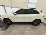 2022 Porsche Cayenne E-Hybrid Base