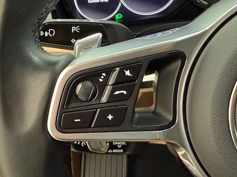 2022 Porsche Cayenne E-Hybrid Base