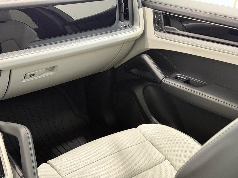 2025 Porsche Cayenne Coupe Base