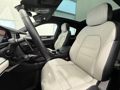 2025 Porsche Cayenne Coupe Base