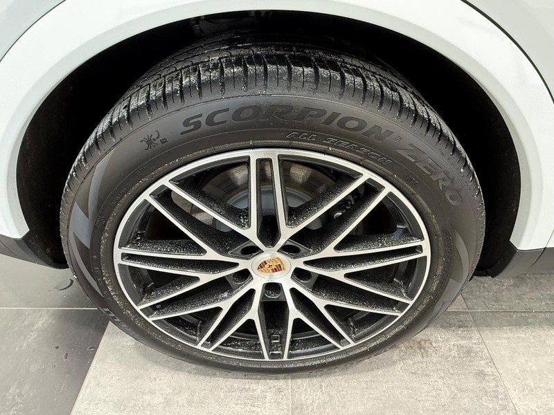 2025 Porsche Cayenne Coupe Base