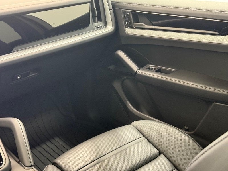 2024 Porsche Cayenne Coupe Base