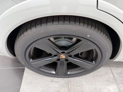 2026 Porsche Cayenne Coupe GTS